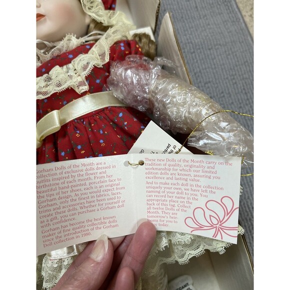 VTG‎ NWT GORHAM Dolls of the Month 1990 Porcelain Miss December 15" Tall RARE - Picture 7 of 9